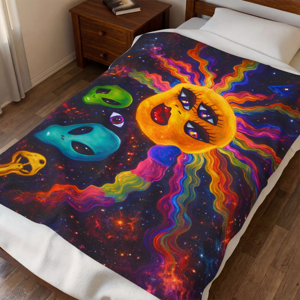Cosmic Sun & Alien Plush Blanket – Trippy Aesthetic Throw